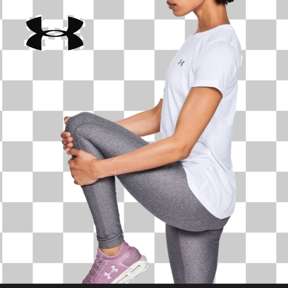 Under Armour Tops - PLUS SIZE UNDER ARMOUR WHITE LOOSE FIT TOP